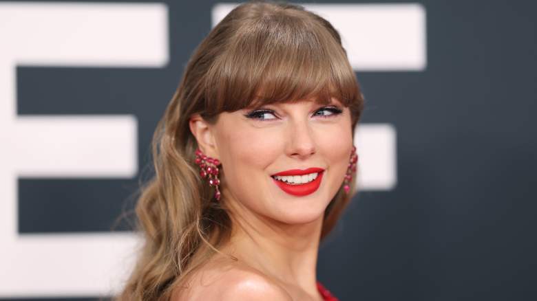 Closeup of Taylor Swift.