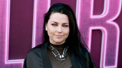 Evanescence Frontwoman Amy Lee, 44, Hasn’t Aged a Day in Leather Stage Costume