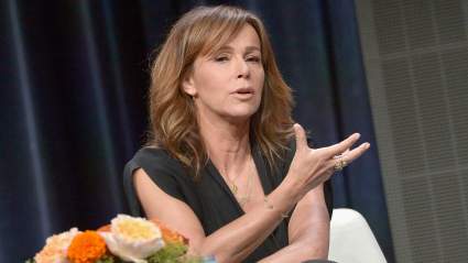 Jennifer Grey Mourns the Loss of Her Mother 1 Week After Cancer Diagnosis