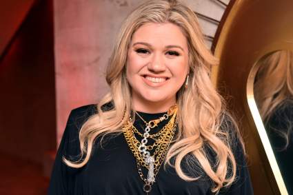 Kelly Clarkson Celebrates New Chapter With Playful NBC Joke
