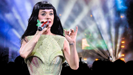 Katy Perry Gets Trapped in Giant Inflatable Prop During Performance Mishap: VIDEO