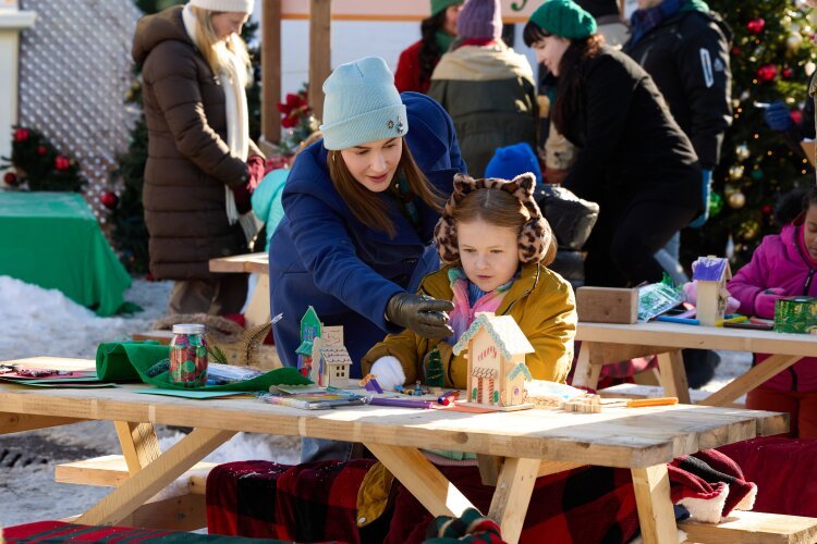Katherine Barrell in Hallmark's "O Little Christmas Market"
