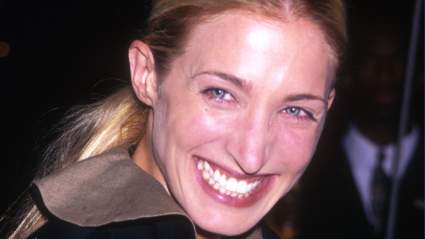 1980s Style Icon Has Fans Emotional With Carolyn Bessette-Kennedy Tribute