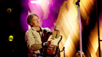 Keith Urban Just Played Yacht Rock For NYC Ferrygoers and the Internet Has Thoughts