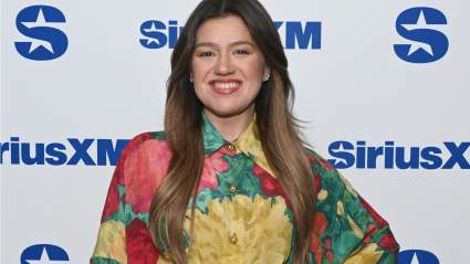 Kelly Clarkson Reveals Health Scare That Left Her in a Panic