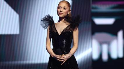 Ariana Grande Announces Slight Change After Injury