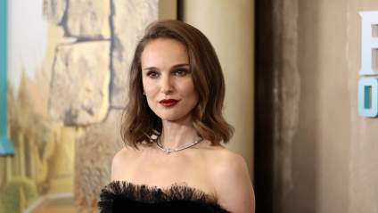 Natalie Portman Absurdist Thriller-Comedy to Hit Theaters in December