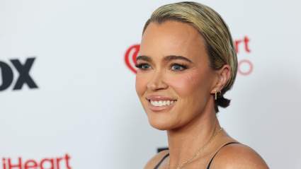 Teddi Mellencamp Debuts New Boyfriend at Dad John Mellencamp’s Concert