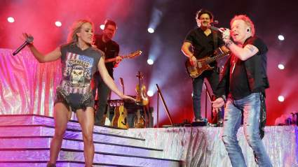 Carrie Underwood Rocks Out with Guns N’ Roses in Blistering Performance: Watch