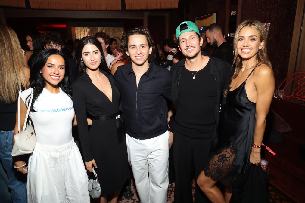 Becky G, Ana Amelia Batlle, Marcello Hern&aacute;ndez, Danny Ramirez and Jessica Alba
