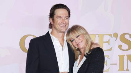 Oliver Hudson Opens Up on ‘Comparison’ and ‘Insecurity’ as ‘Icon’ Goldie Hawn’s Son