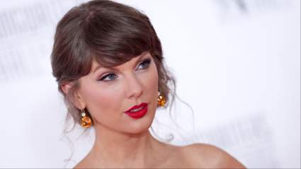 Taylor Swift Ends a 13-Year Country Radio Drought With Historic Comeback
