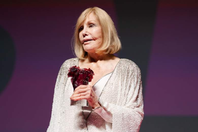 Kim Novak receives an icon award during the 51st Deauville American Film Festival in 2025