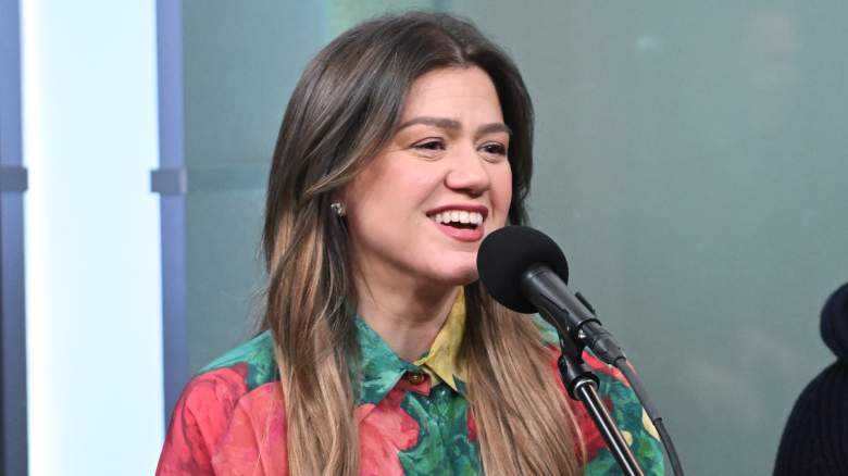 Kelly Clarkson speaks during SiriusXM's Front Row Series